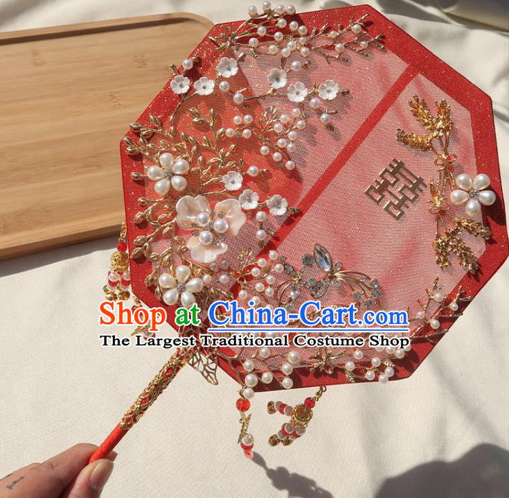 China Classical Dance Golden Bells Tassel Fan Handmade Bride Red Palace Fan Traditional Wedding Shell Flowers Fan