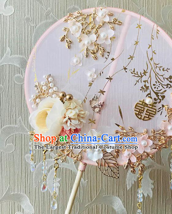 China Handmade Wedding Rose Circular Fan Bride Palace Fan Traditional Pink Silk Hanfu Fan