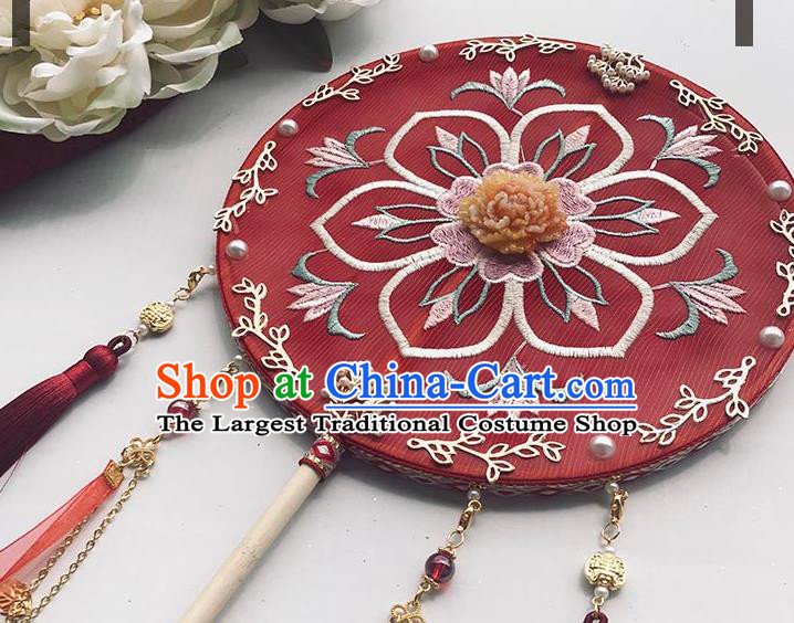 China Traditional Tang Dynasty Red Silk Fan Handmade Palace Fan Wedding Embroidered Circular Fan