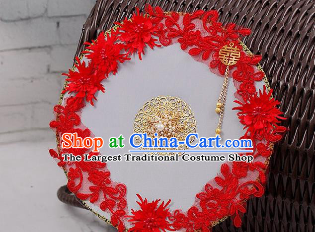China Traditional Bride Circular Fan Wedding Silk Fan Handmade Red Lace Flowers Palace Fan