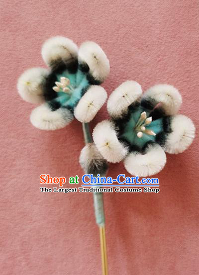 China Classical Hanfu Flowers Hair Stick Traditional Ancient Court Lady White Velvet Plum Blossom Hairpin