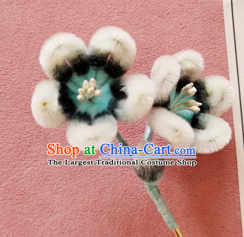 China Classical Hanfu Flowers Hair Stick Traditional Ancient Court Lady White Velvet Plum Blossom Hairpin