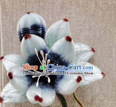China Classical Blue Jasmine Flowers Hair Stick Handmade Hair Accessories Traditional Cheongsam Velvet Hairpin