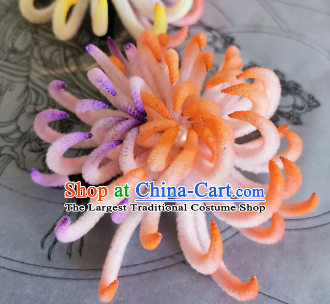 China Ancient Princess Hair Stick Handmade Light Pink Velvet Chrysanthemum Hair Claw Traditional Hanfu Hairpin