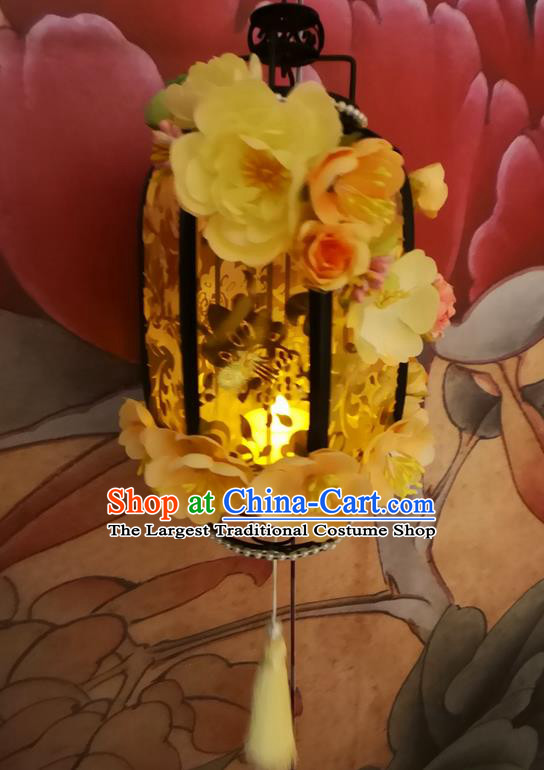 Handmade Chinese Spring Festival Lantern Traditional Silk Flowers Portable Lamp