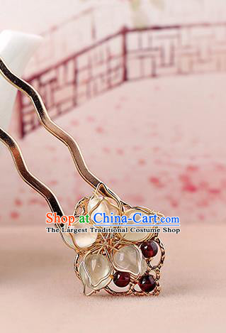 China Classical Golden Hair Stick Traditional Cheongsam Hair Accessories Handmade Garnet Beads Hairpin