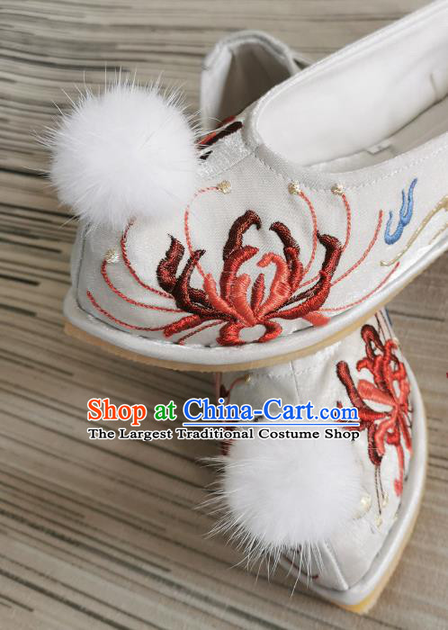 Handmade Chinese Traditional Ming Dynasty Hanfu Shoes Satin Shoes White Embroidered Shoes