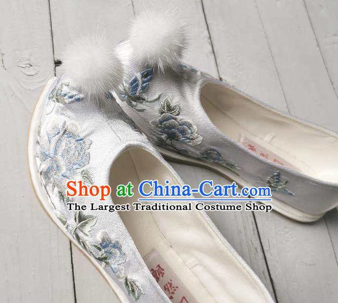 Handmade Chinese Ming Dynasty Princess Shoes Traditional Hanfu Shoes White Satin Shoes Embroidered Shoes