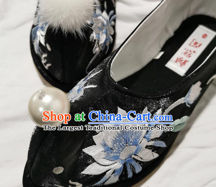 Handmade Chinese Embroidered Epiphyllum Shoes Traditional Hanfu Princess Shoes Black Satin Shoes