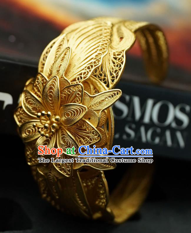 Handmade Chinese Ancient Empress Filigree Jewelry Traditional Ming Dynasty Court Golden Bracelet