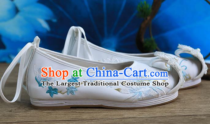 Chinese Traditional Hanfu White Cloth Shoes Ancient Princess Shoes Embroidered Epiphyllum Shoes