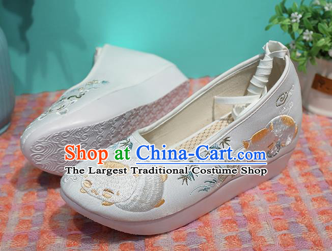 Chinese Traditional Ming Dynasty Shoes Ancient Princess Shoes Embroidered White Shoes