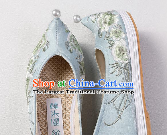 Chinese Handmade Hanfu Blue Cloth Shoes Classical Embroidered Begonia Shoes Traditional Women Shoes