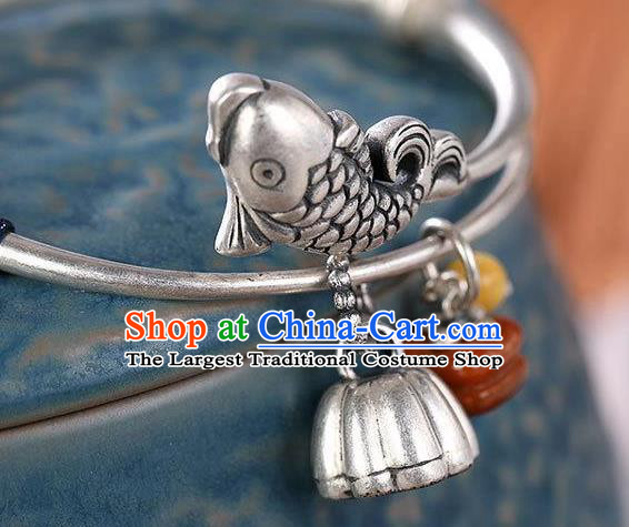 China Handmade Silver Fish Bracelet Accessories Traditional Agate Persimmon Tassel Bangle Jewelry