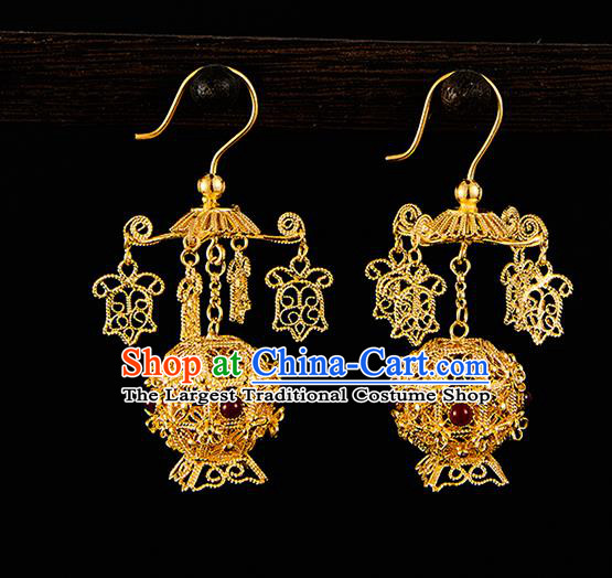 China Traditional Ming Dynasty Golden Lantern Ear Jewelry Accessories Ancient Empress Agate Earrings