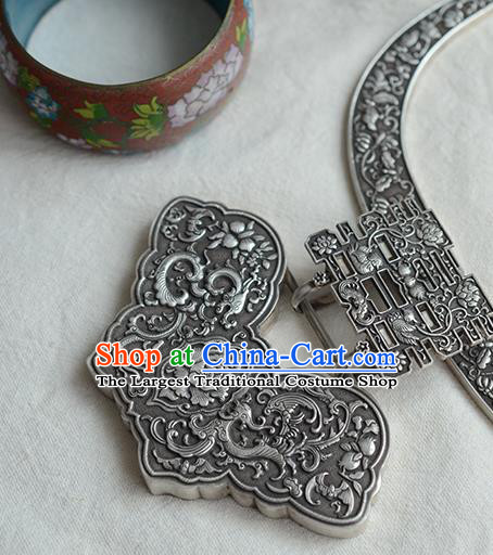 China Traditional Silver Carving Butterfly Longevity Lock Jewelry Accessories National Wedding Necklace Pendant