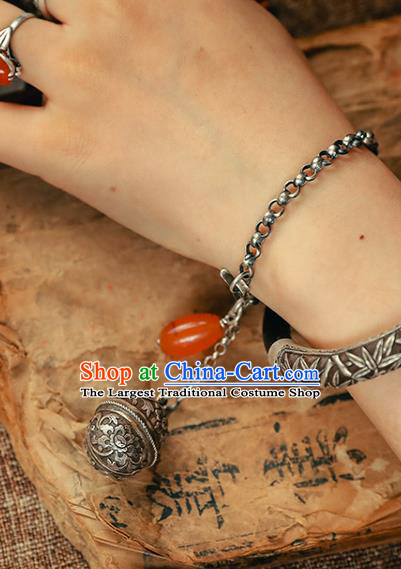China Traditional Silver Sachet Bracelet Accessories Classical Wristlet Chain Jewelry Agate Tassel Bangle