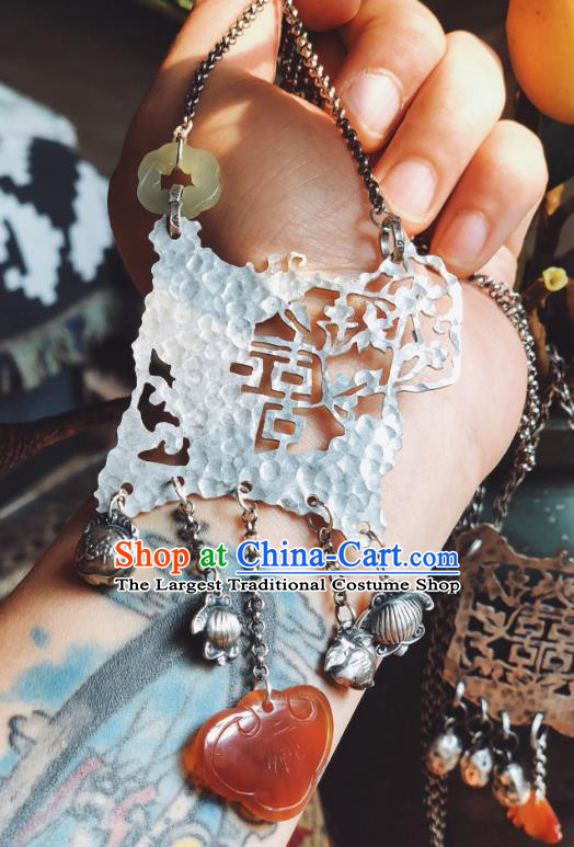 Chinese Handmade National Agate Necklace Classical Cheongsam Jewelry Accessories Ethnic Silver Bells Tassel Necklet