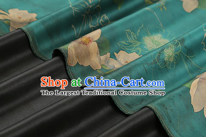 Chinese Cheongsam Green Gambiered Guangdong Gauze Traditional Brocade Drapery Classical Flowers Pattern Silk Fabric