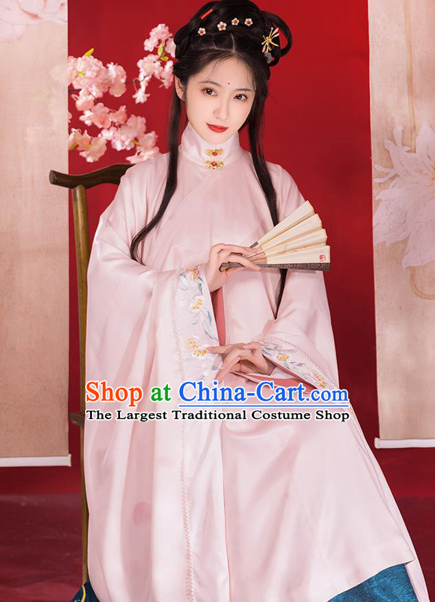 Ancient China Noble Beauty Embroidered Costumes Traditional Ming Dynasty Royal Princess Hanfu Clothing
