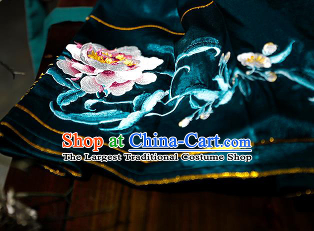 Ancient China Noble Beauty Embroidered Costumes Traditional Ming Dynasty Royal Princess Hanfu Clothing