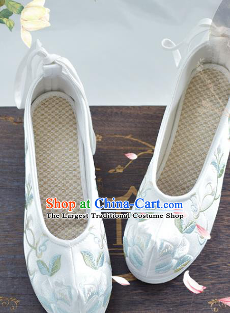 China Embroidered White Shoes Traditional Hanfu Bow Shoes National Women Cloth Shoes