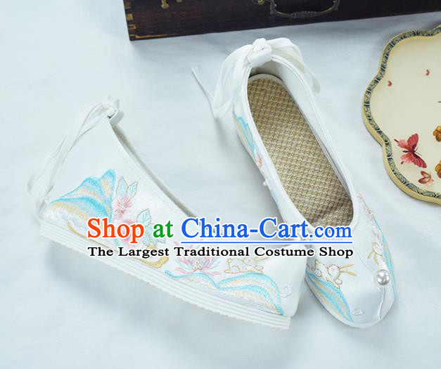 China National White Embroidered Shoes Traditional Ming Dynasty Hanfu Shoes Ancient Princess Shoes