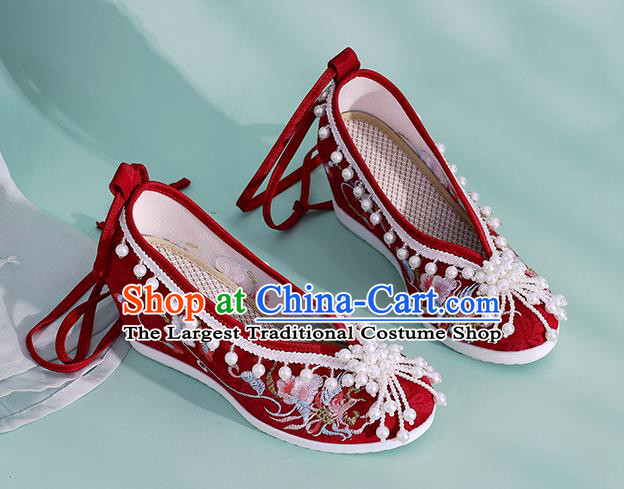 China Embroidered Phoenix Shoes Classical Beads Shoes Traditional National Wedding Red Cloth Shoes