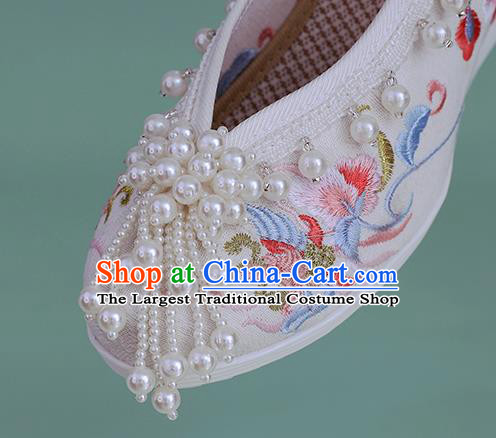 China Traditional National Wedding White Cloth Shoes Embroidered Phoenix Shoes Classical Beads Shoes
