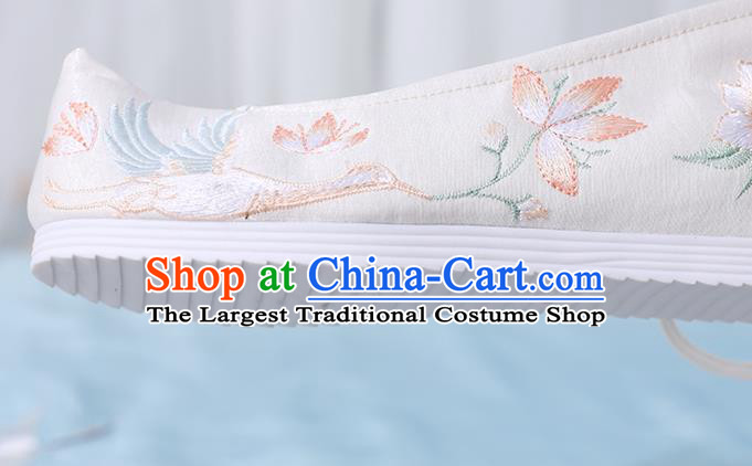 China National White Cloth Shoes Traditional Hanfu Shoes Ming Dynasty Young Lady Embroidered Shoes