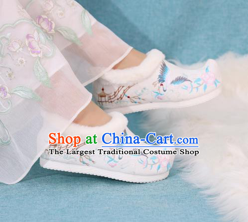 China National Winter Shoes Traditional White Cloth Shoes Embroidered Crane Shoes