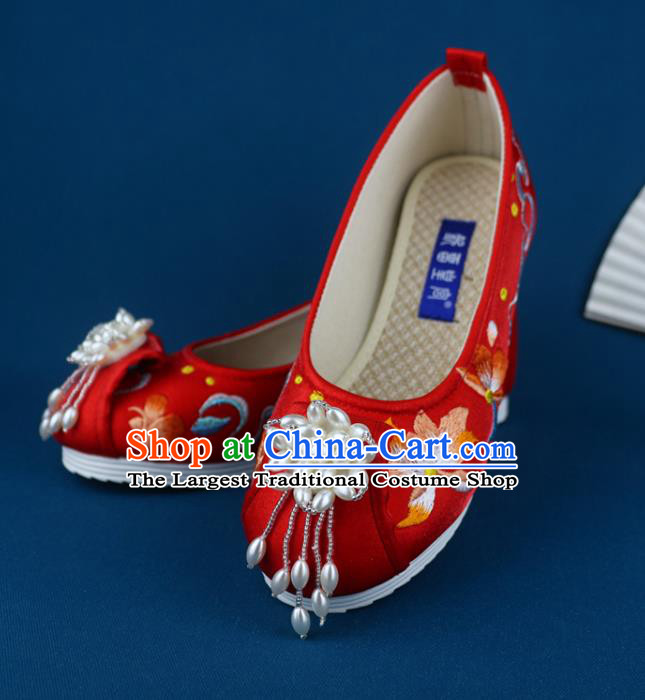 China Embroidered Shoes Traditional Wedding Red Cloth Shoes Pearls Tassel Shoes