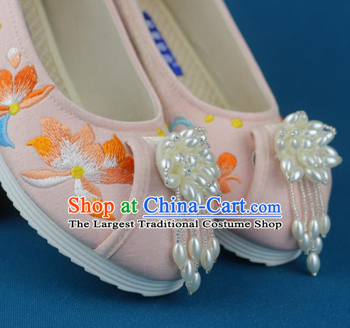 China Traditional Wedding Pink Cloth Shoes Pearls Tassel Shoes Embroidered Shoes