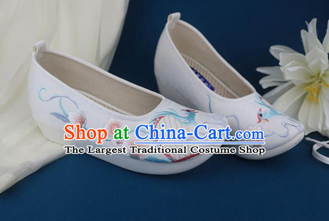 China Traditional Ming Dynasty Shoes Classical Dance Shoes Embroidered White Shoes