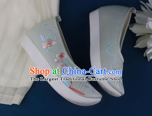 China National Embroidered Shoes Traditional Ming Dynasty Shoes Classical Dance Shoes Light Green Shoes