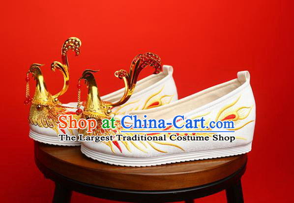China Handmade Bride White Satin Shoes Golden Phoenix Shoes Traditional Wedding Shoes