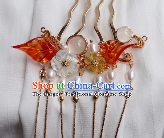 China Ancient Princess Shell Pearls Hairpin Traditional Ming Dynasty Golden Tassel Hair Comb