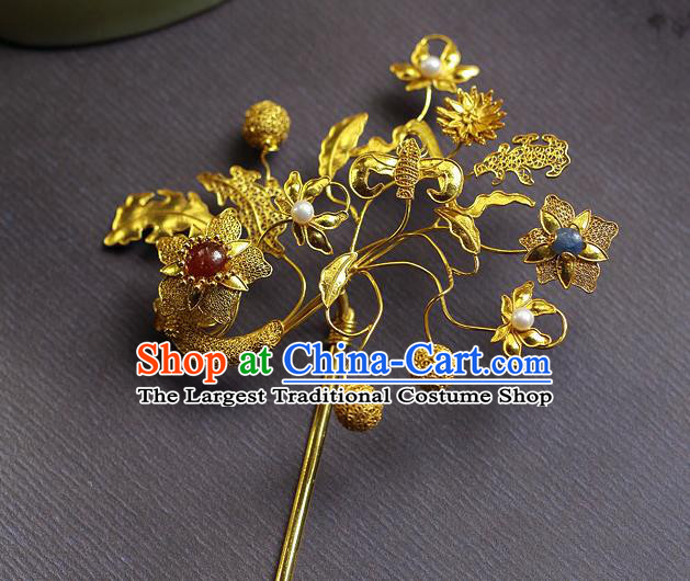 China Ancient Empress Pearls Agate Hairpin Handmade Traditional Ming Dynasty Golden Bat Hair Stick