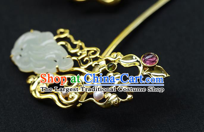 China Ancient Empress Jade Hair Jewelry Traditional Ming Dynasty Queen Golden Hairpin