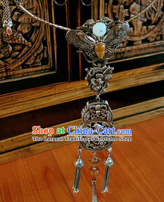 China Traditional Ceregat Gourd Necklace Accessories Handmade Silver Carving Phoenix Necklet Pendant