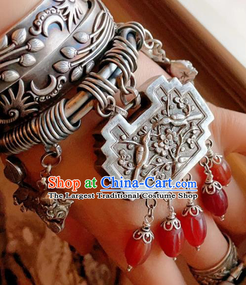 Handmade Chinese Silver Lock Bracelet Accessories Traditional Culture Jewelry Agate Tassel Bangle