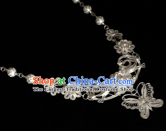 China Traditional Hanfu Plum Blossom Necklace Accessories Ancient Princess Silver Butterfly Necklet Pendant