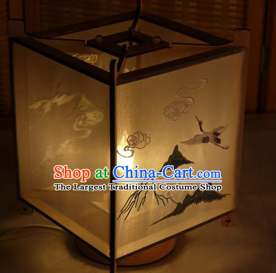 China Traditional New Year Lantern Handmade Embroidered Crane Desk Lamp Classical Palace Lantern