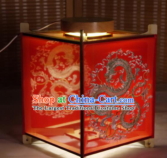 China Classical Red Chiffon Palace Lantern Traditional New Year Portable Lantern Handmade Embroidered Dragon Lamp