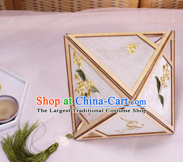 China Classical Rhombus Palace Lantern Traditional Spring Festival Lanterns Handmade Embroidered Osmanthus Portable Lamp