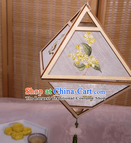 China Classical Rhombus Palace Lantern Traditional Spring Festival Lanterns Handmade Embroidered Osmanthus Portable Lamp