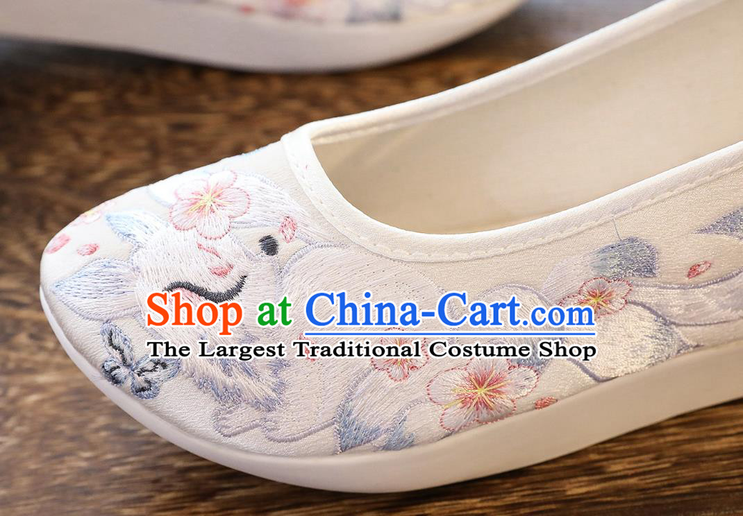 China Classical Embroidered Fox White Satin Shoes Traditional Hanfu Shoes Winter Women Shoes