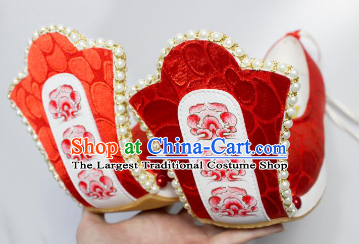 China Handmade Painting Clouds Red Brocade Shoes Traditional Tang Dynasty Princess Shoes Classical Wedding Shoes