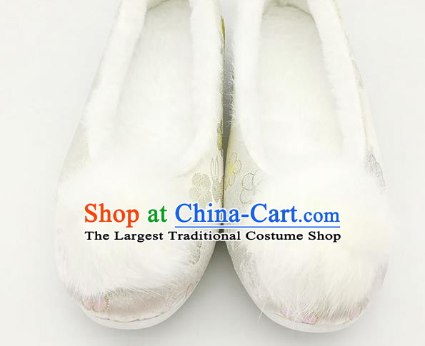 China Classical White Brocade Shoes Traditional Satin Shoes Song Dynasty Noble Lady Hanfu Shoes