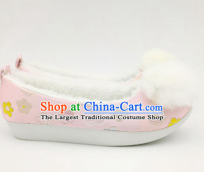 China Song Dynasty Noble Lady Hanfu Shoes Classical Pink Brocade Shoes Traditional Satin Shoes